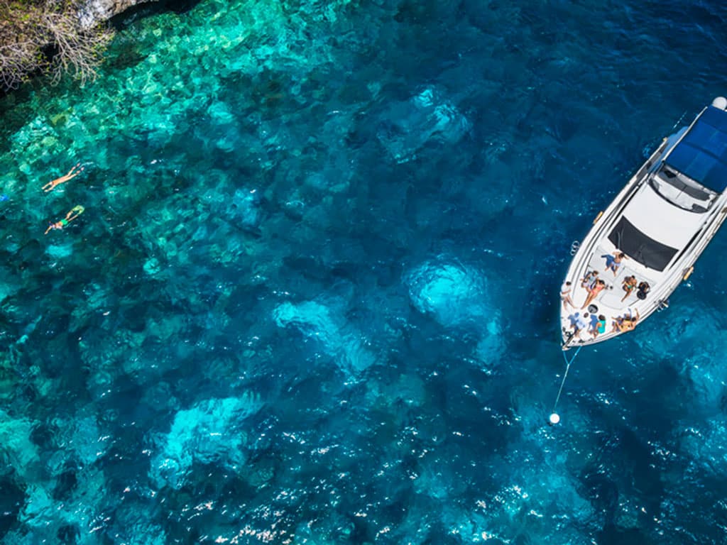 pulau-luxury-charters-bali-yacht-360